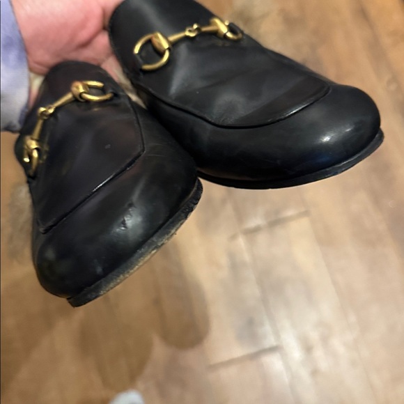 Gucci Black Leather Mules with Fur and Gold Accents - Picture 6 of 7